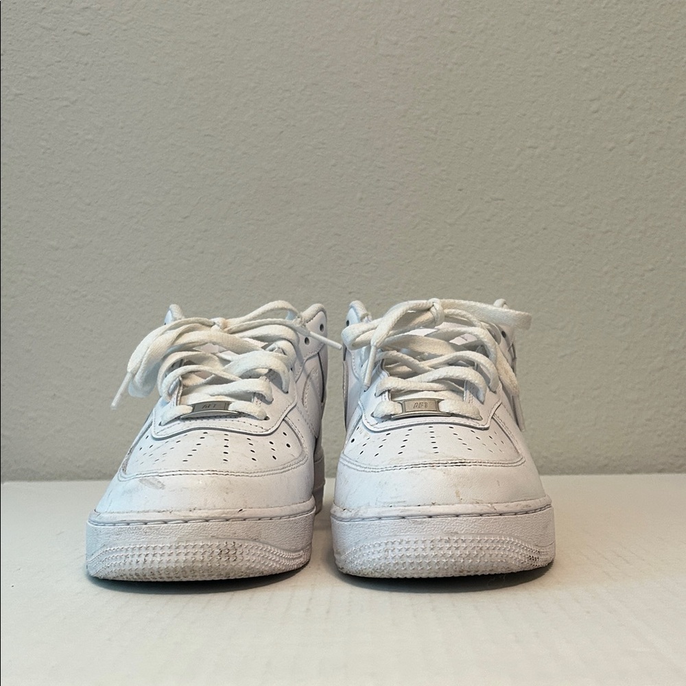 White Air Force 1’s (NO box)